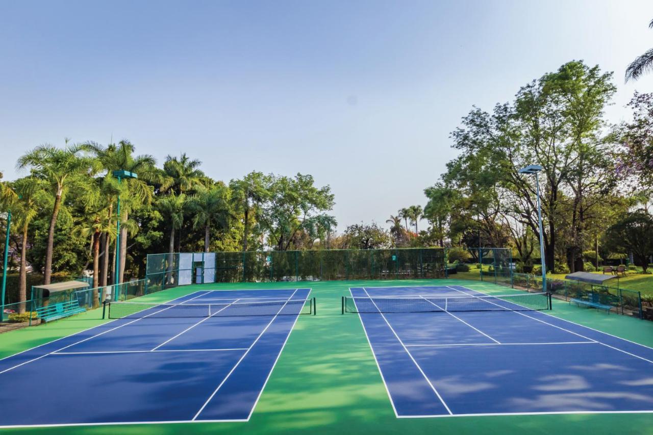 Hotel Racquet קוארנבאקאבה מראה חיצוני תמונה